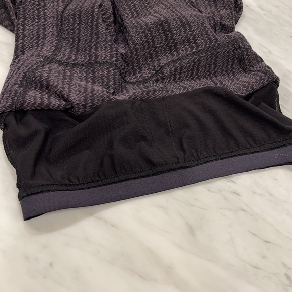 Lululemon Scoop Neck Tank Top built in sports bra size 4. - Picture 5 of 10